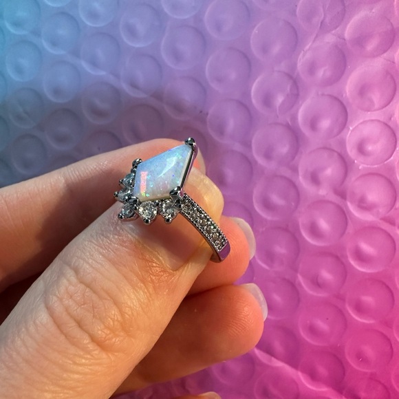 Opal Ring - Picture 2 of 5